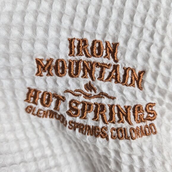 Iron Mountain Hot Springs Spa Glenwood Springs Colorado Waffle Knit Robe OSFM - Picture 5 of 6